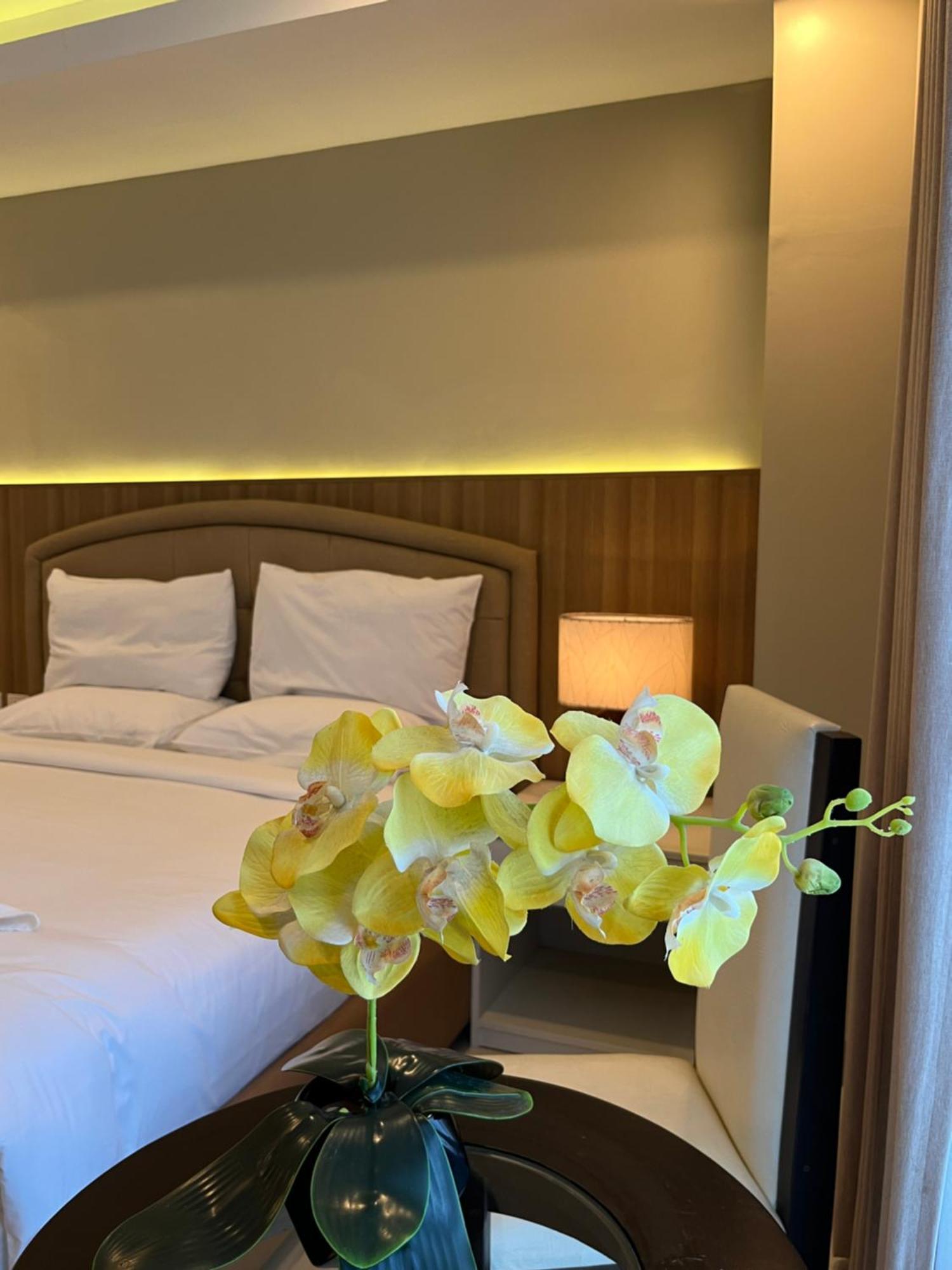 Iloilo Gateway Hotel And Suites Pavia Exterior foto